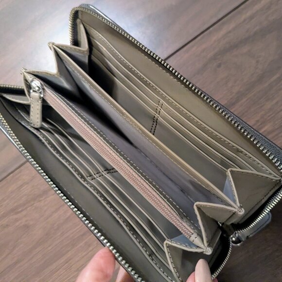 NEW Coach Taylor Snake Print Accordion Zip Around Wallet Wristlet - Picture 3 of 4